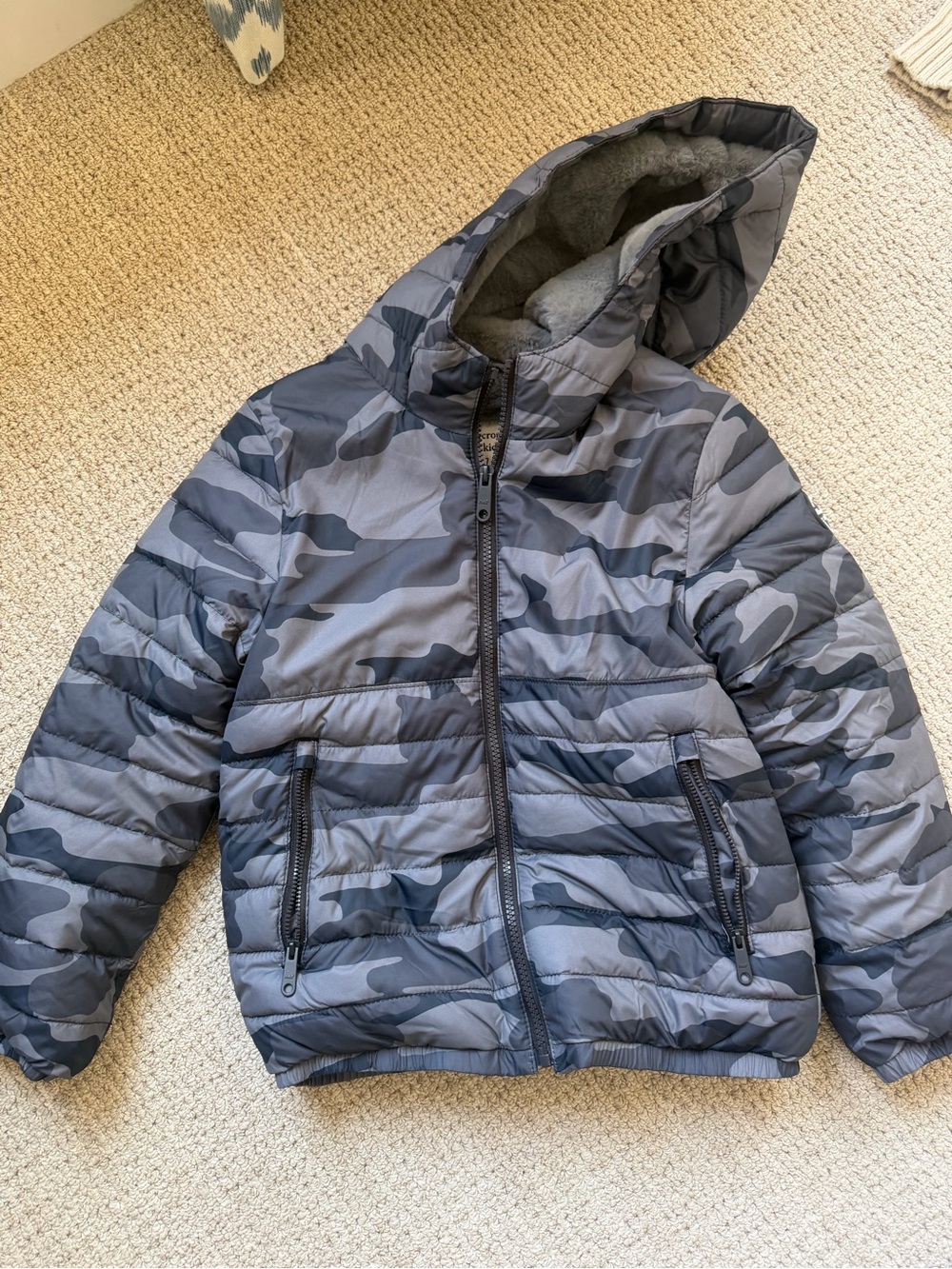 abercrombie kids Grey Camo Hooded Puffer Jacket Size 7/8